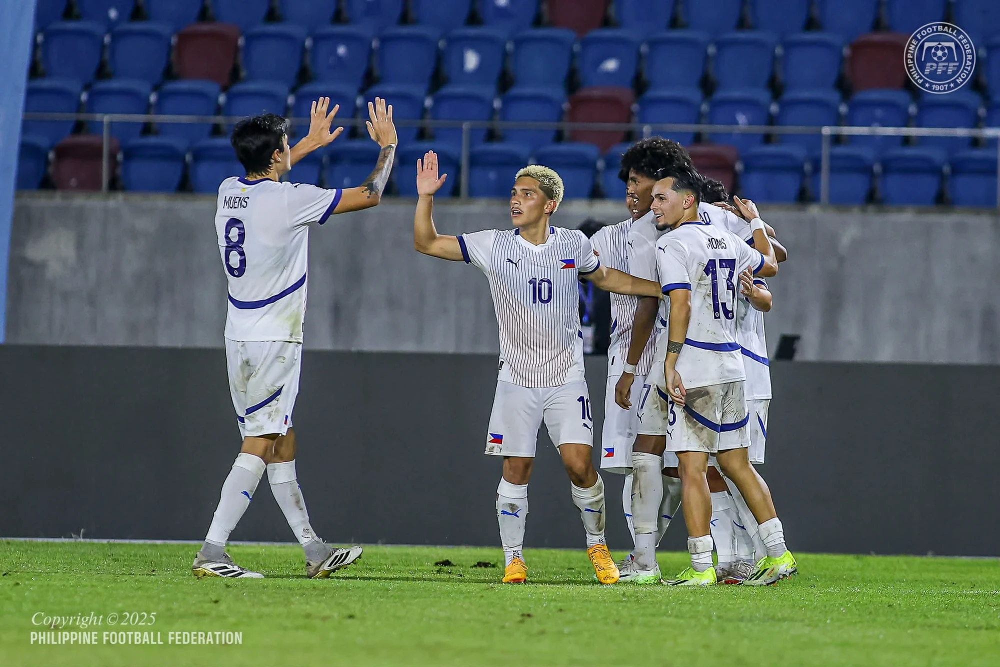 Đoàn Việt Nam vươn lên nhì bảng tổng sắp SEA Games 33; Zidane bất ngờ xuất hiện tại Bernabeu