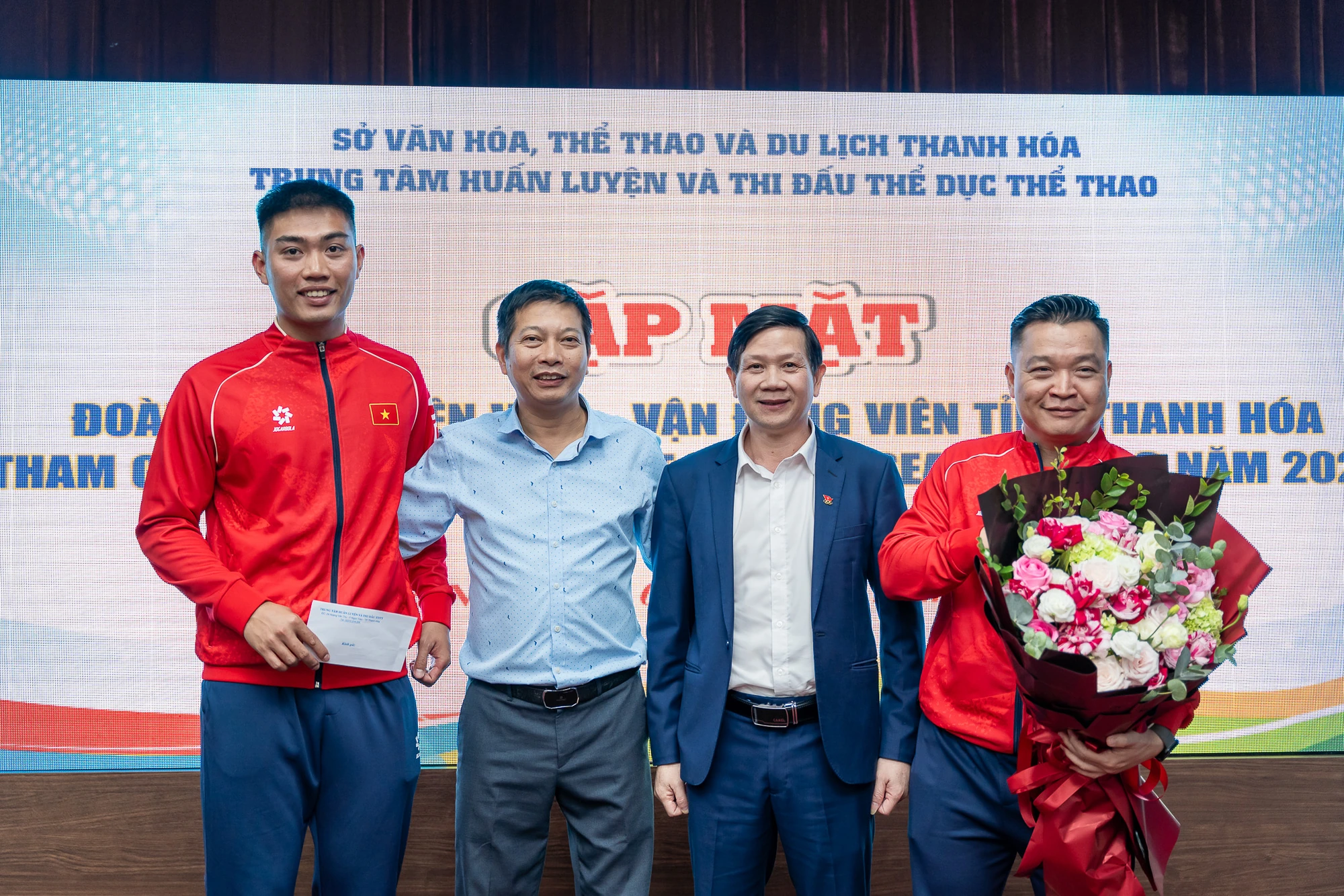 SEA Games 33 ngày 12/12: Chàng trai vàng Nguyễn Huy Hoàng lên ngôi, đoàn Việt Nam thắng lớn