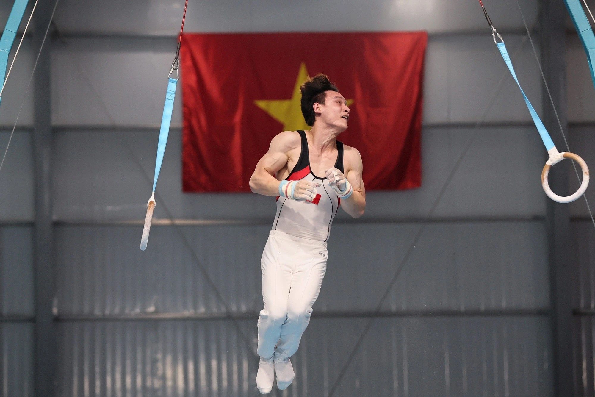 SEA Games 33 ngày 12/12: Chàng trai vàng Nguyễn Huy Hoàng lên ngôi, đoàn Việt Nam thắng lớn