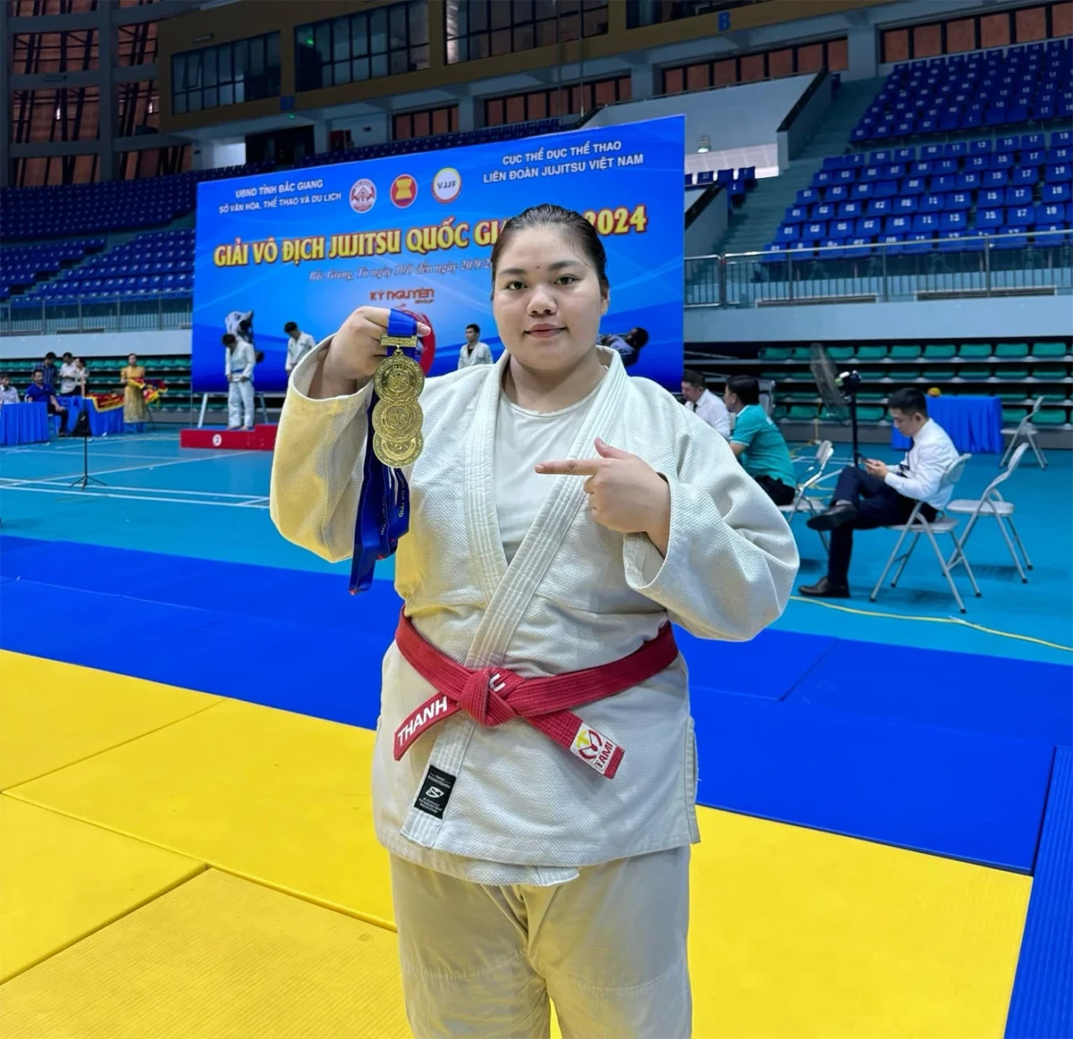 SEA Games 33 ngày 13/12: Việt Nam chạm mốc 30 HCV; Điền kinh bùng nổ “mưa vàng” cuối ngày!