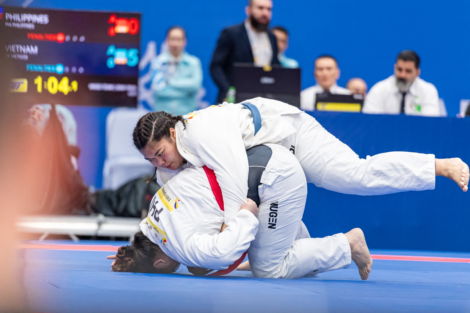 Những khoảnh khắc đầy cảm xúc của nữ võ sĩ Jujitsu xứ Thanh trong ngày giành HCB lịch sử