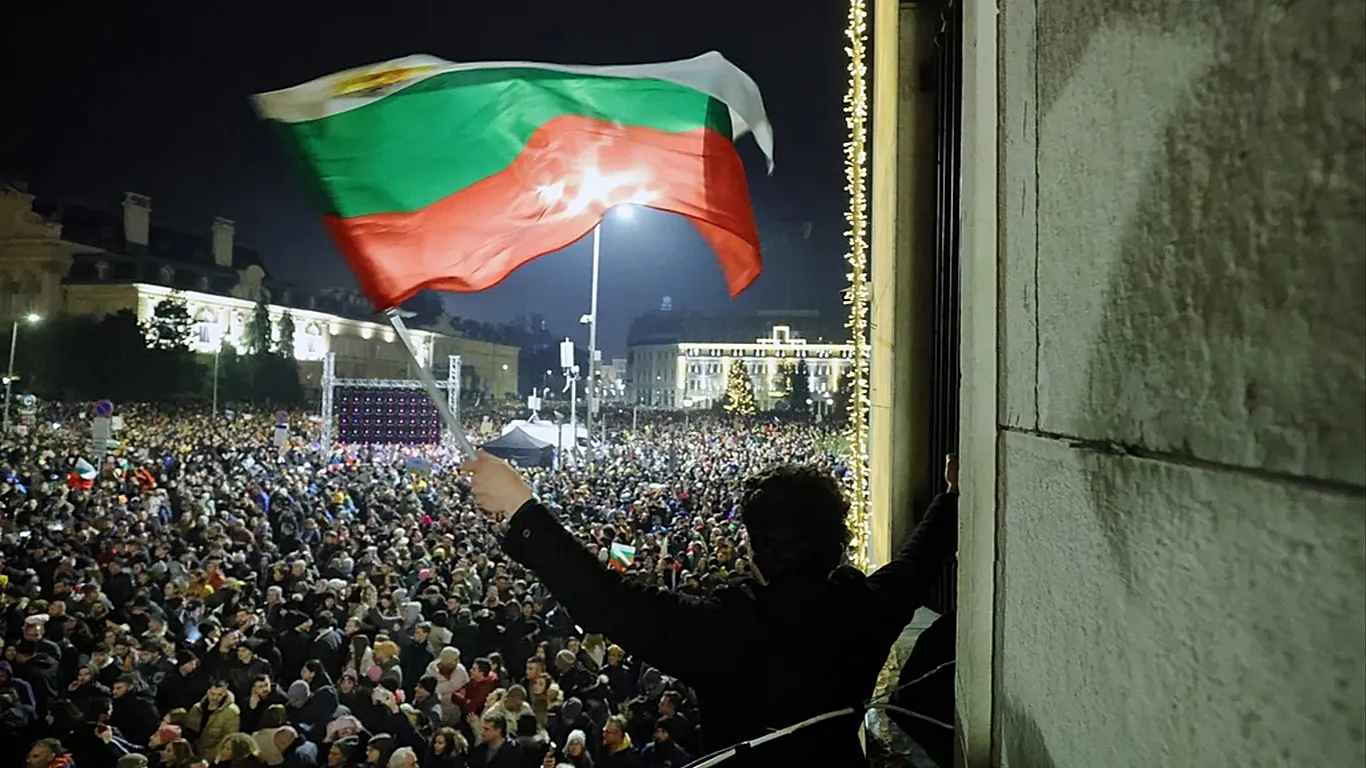 Chính trường Bulgaria rung chuyển trước thềm gia nhập Eurozone