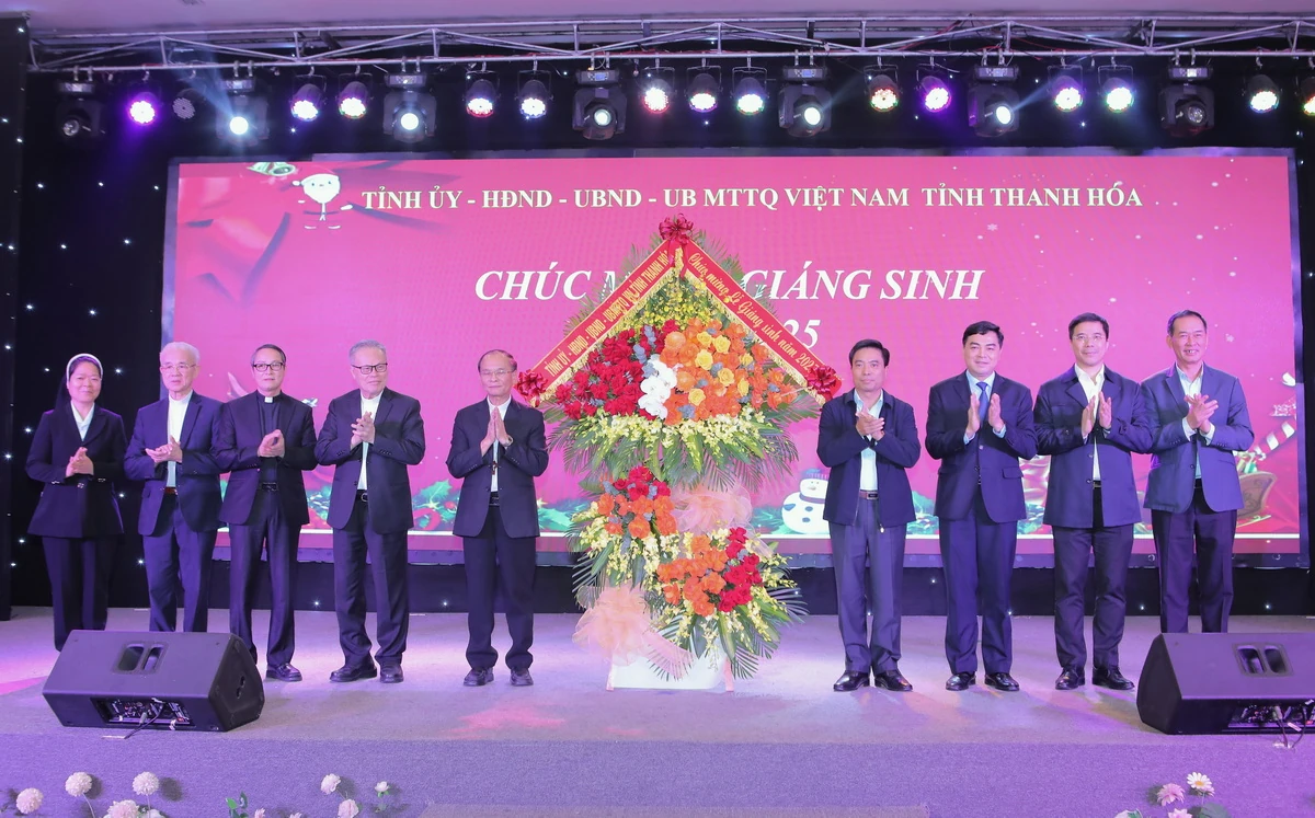 Tỉnh ủy, HĐND, UBND, Ủy ban MTTQ tỉnh Thanh Hóa gặp mặt và chúc mừng các chức sắc Công giáo nhân dịp Giáng sinh năm 2025