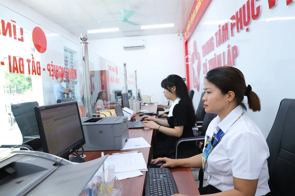 Bớt một điếu thuốc, thêm một ngày khỏe mạnh nơi công sở