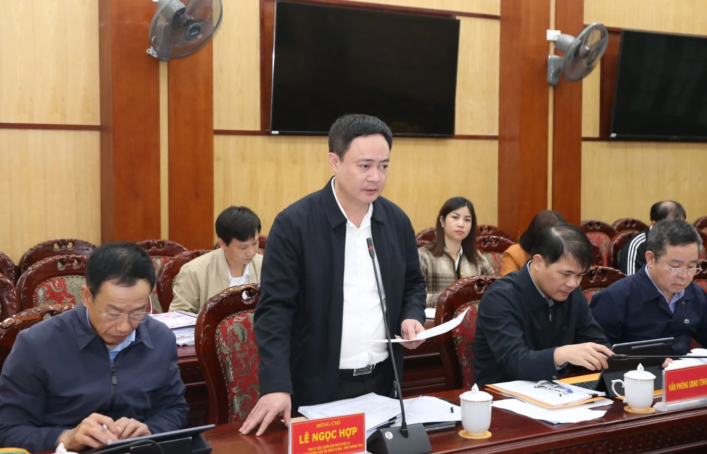 Xét chọn tập thể, cá nhân có thành tích xuất sắc đề nghị tặng thưởng các danh hiệu