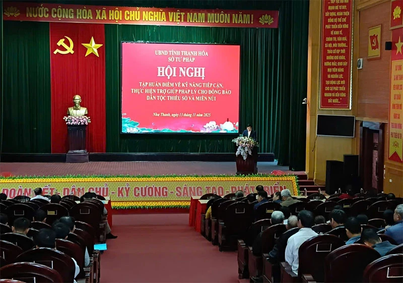 “Lá chắn” cho người yếu thế