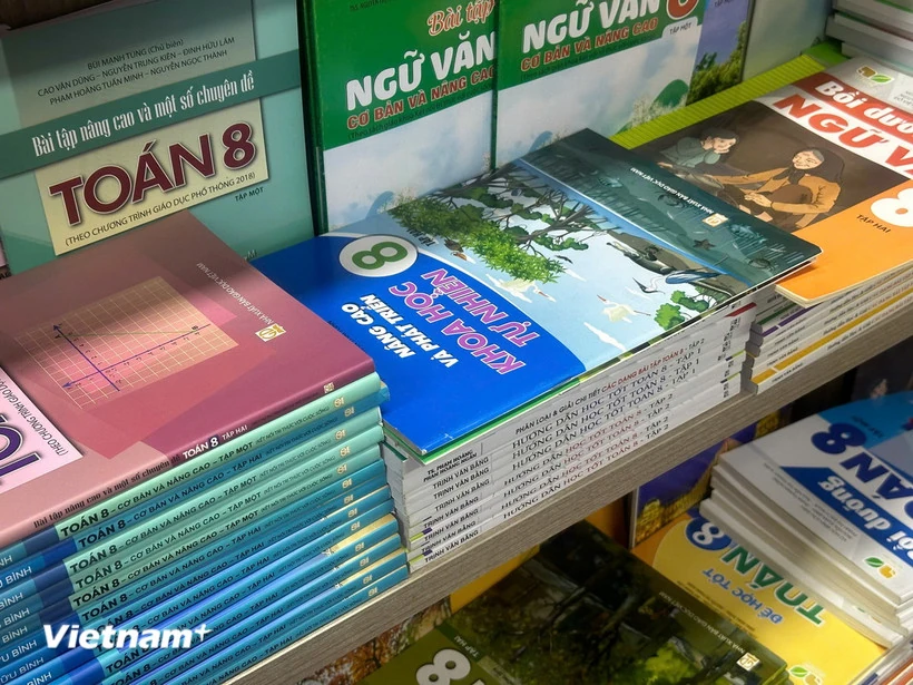 Tặng tủ sách giáo khoa dùng chung trị giá 3 tỷ đồng cho Cần Thơ, An Giang, Cà Mau