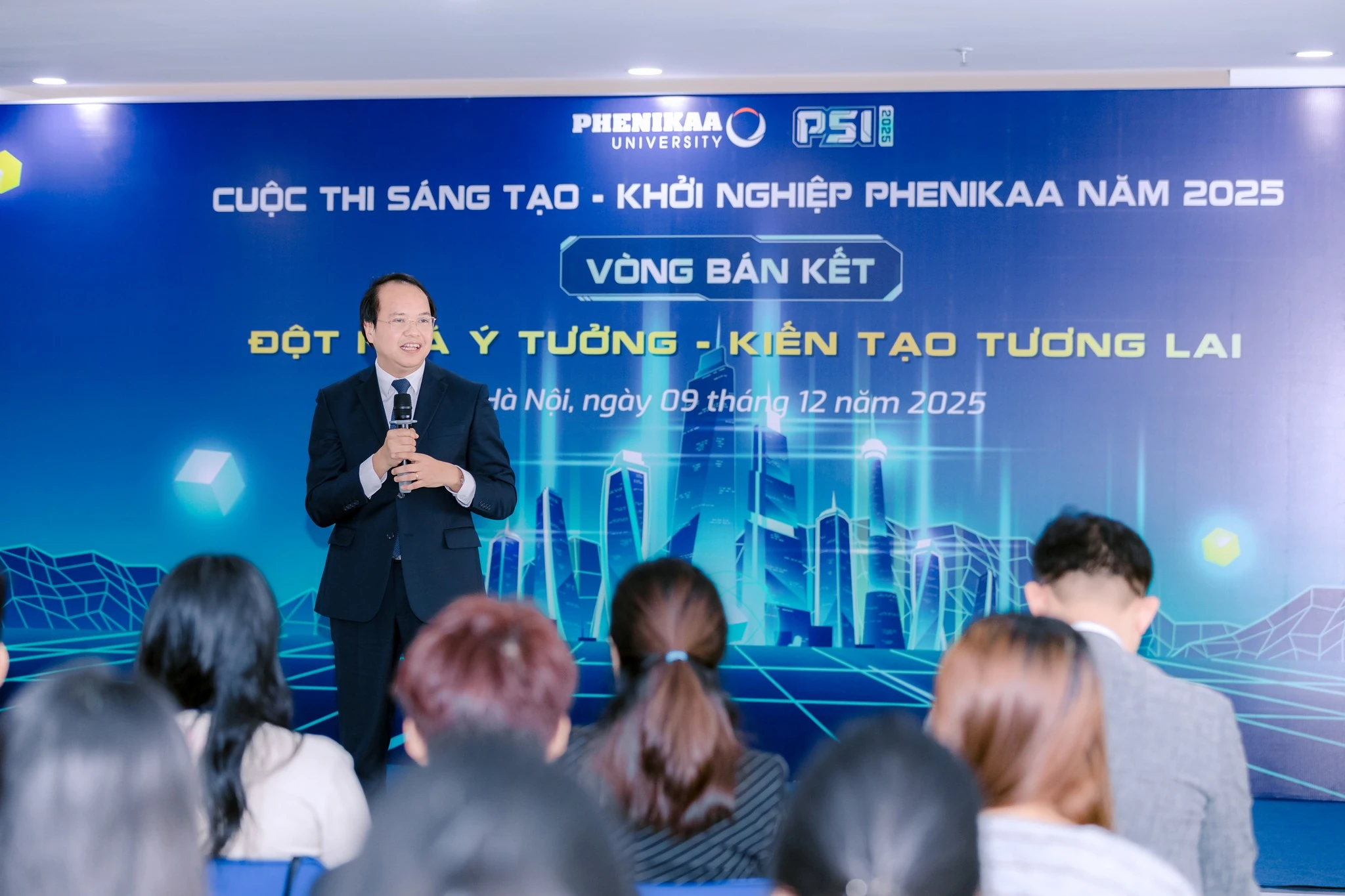 Bán kết Sáng tạo - Khởi nghiệp Phenikaa 2025: Ý tưởng lên sóng - sẵn sàng cất cánh