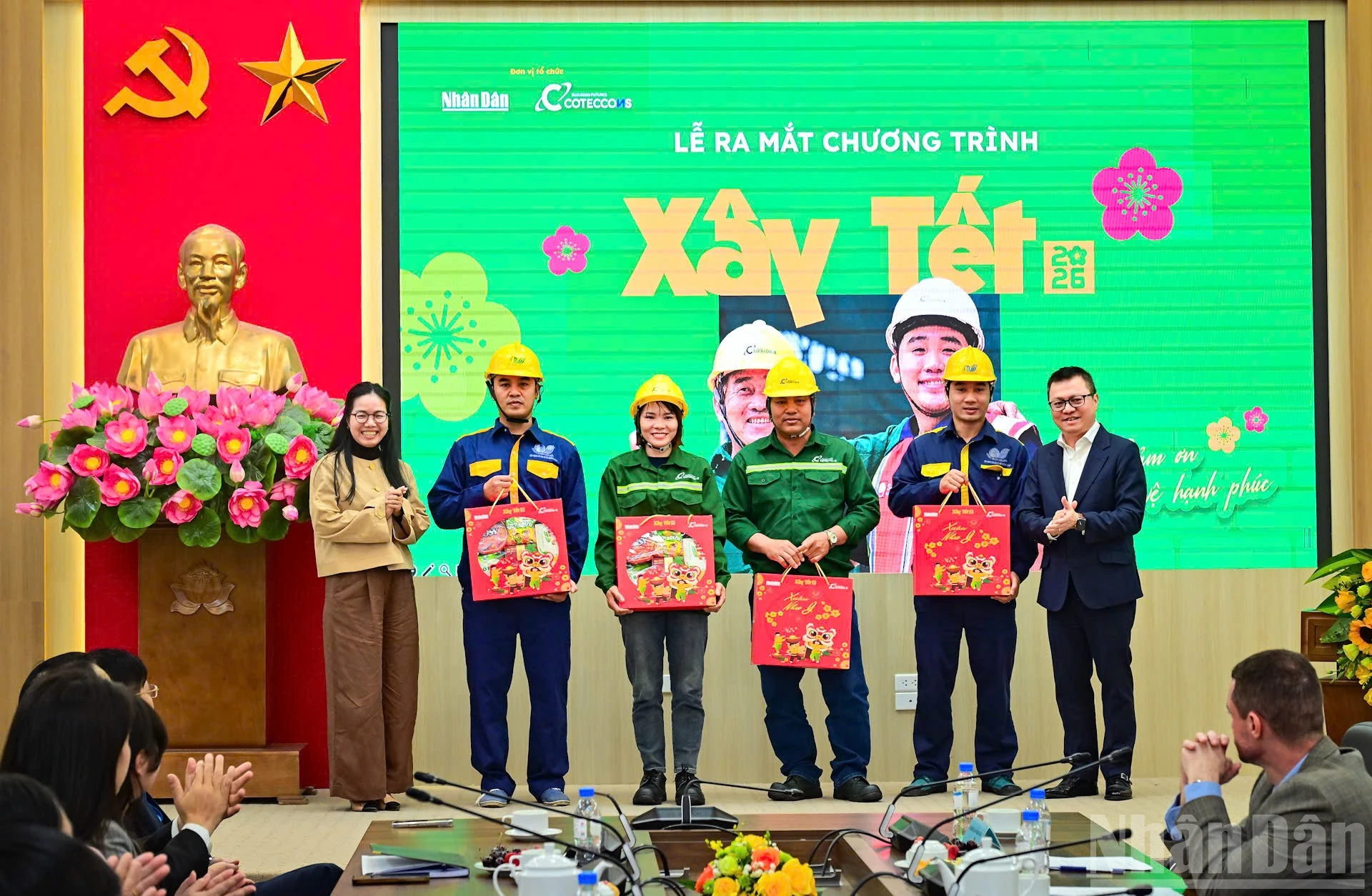 Xây Tết 2026: Mang Tết ấm đến với 30 nghìn công nhân xây dựng, vệ sinh môi trường, thoát nước đô thị
