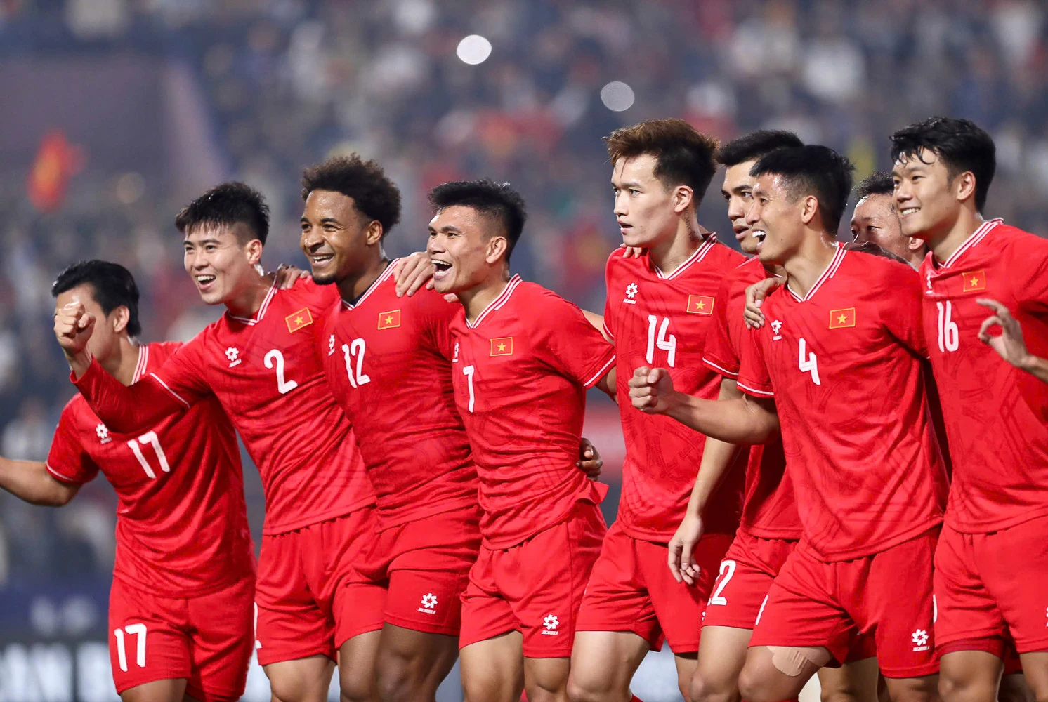 AFC xem xét kỷ luật trọng tài cướp bàn thắng của tuyển nữ Việt Nam; MU thất bại trong ngày Bruno dính chấn thương