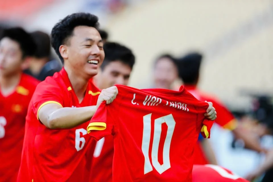 Văn Thuận lập công, U22 Việt Nam tiến vào chung kết SEA Games 33