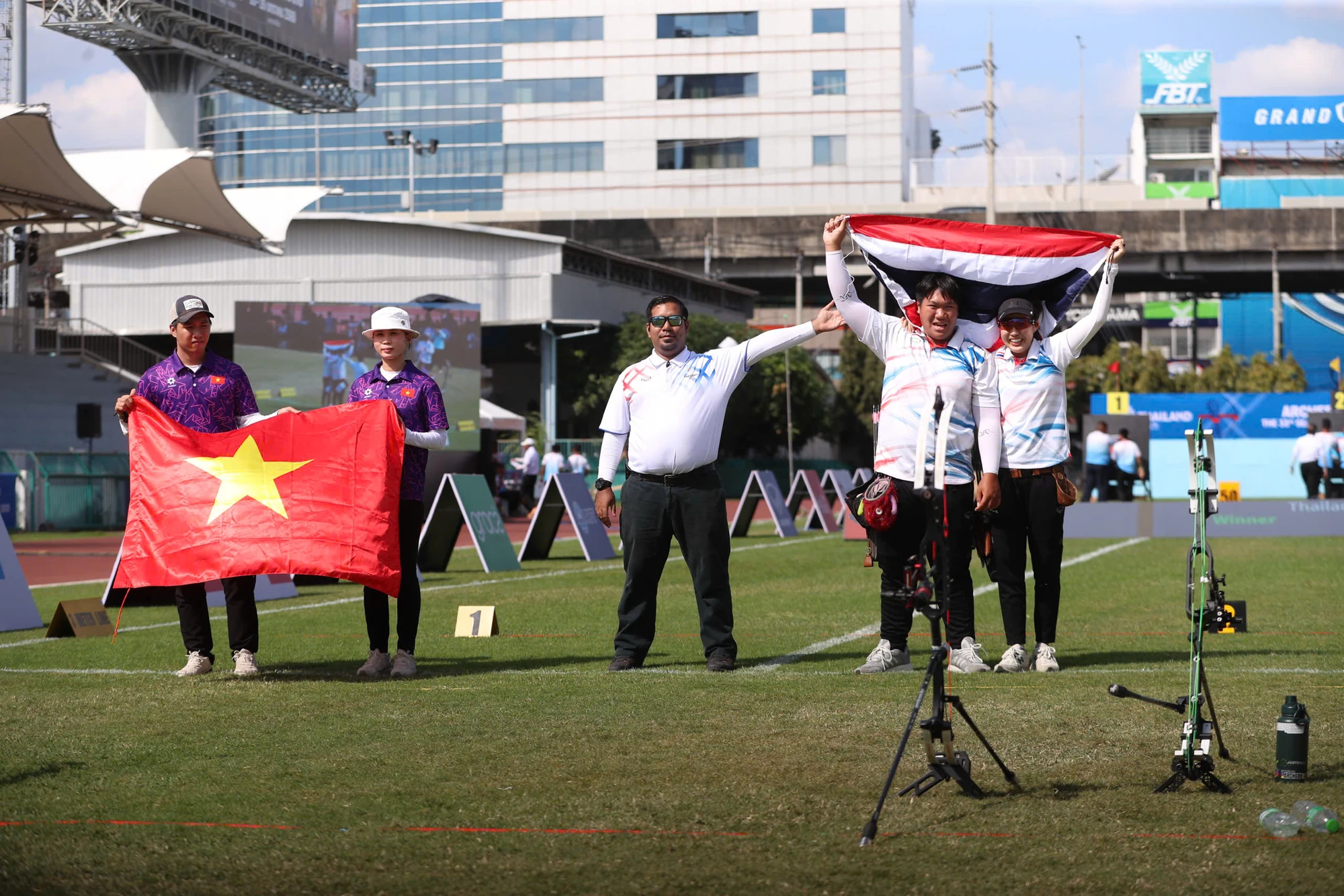 SEA Games 33 ngày 18/12: Việt Nam đại thắng Thái Lan giành HCV bóng đá nam, Futsal nữ và Cầu mây tạo cột mốc lịch sử