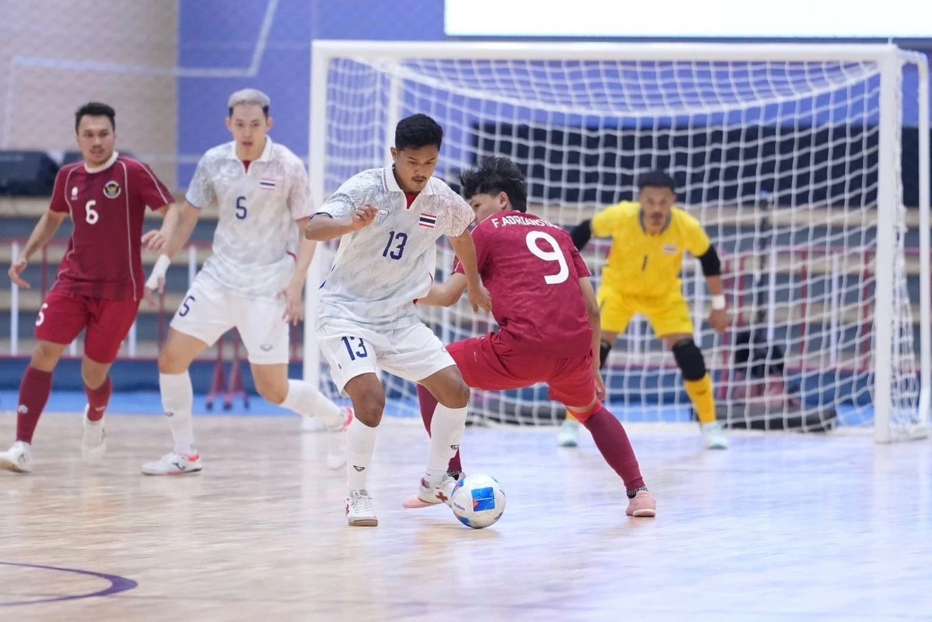 NHM nồng nhiệt đón những nhà vô địch SEA Games 33 trở về; Bóng đá Thái Lan chìm trong chỉ trích