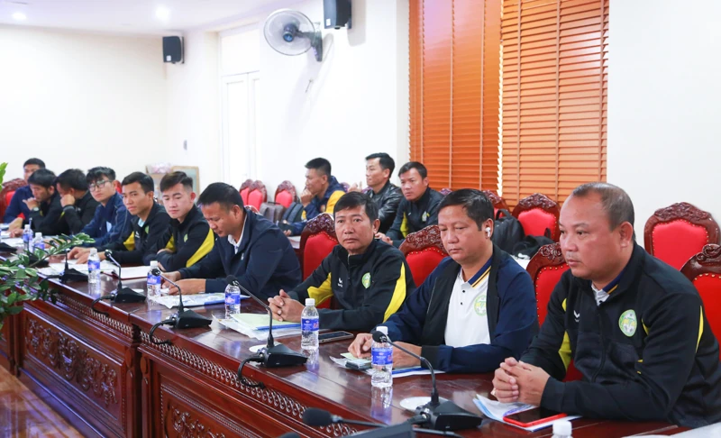 Khai mạc lớp tập huấn trọng tài bóng đá tỉnh Thanh Hóa năm 2025