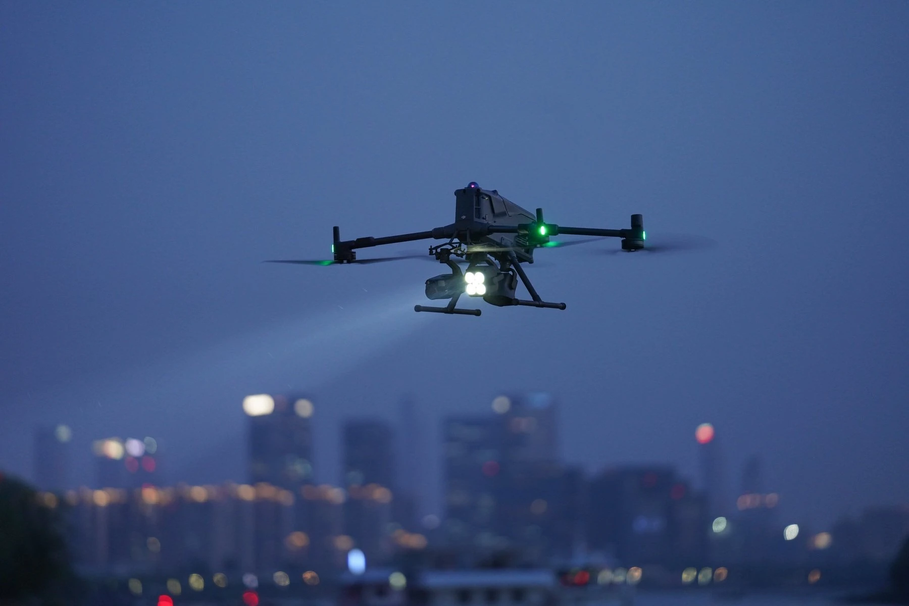 Mỹ ngừng phê duyệt mẫu drone mới của nhà sản xuất Trung Quốc và nước ngoài vì lo ngại an ninh