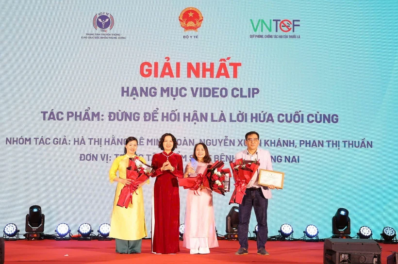 Trao giải Cuộc thi sáng tác sản phẩm truyền thông về không khói thuốc lá