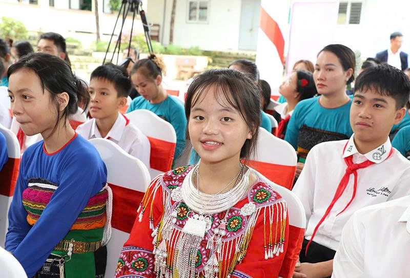Biên giới, thắp những mầm xanh (Bài 2): Xây trường, mở cả tương lai