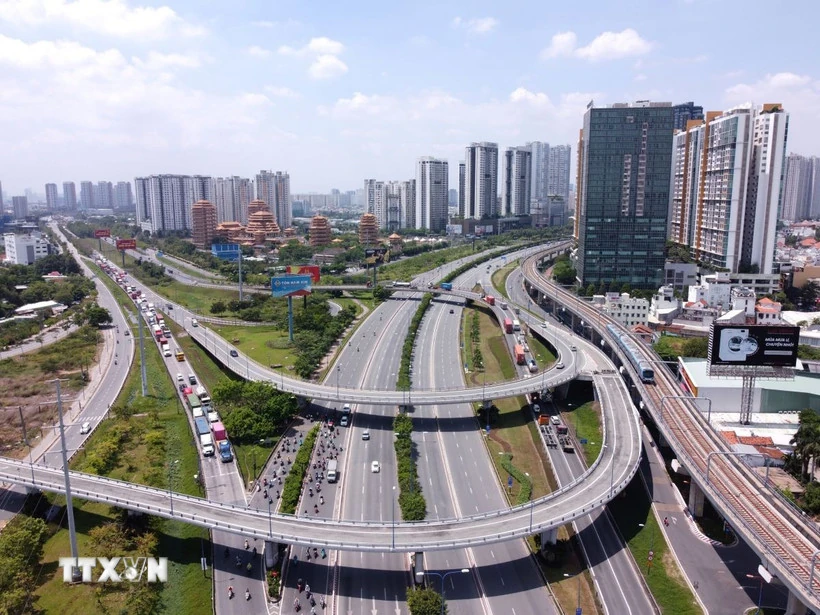Thí điểm cơ chế, chính sách đặc thù phát triển 3 thành phố lớn