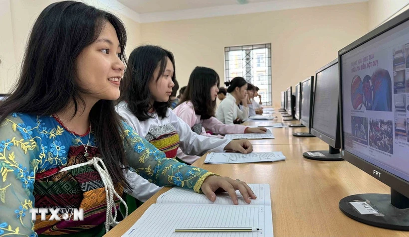 Phấn đấu tuyển mới 2.000 - 2.500 sinh viên là người dân tộc thiểu số mỗi năm