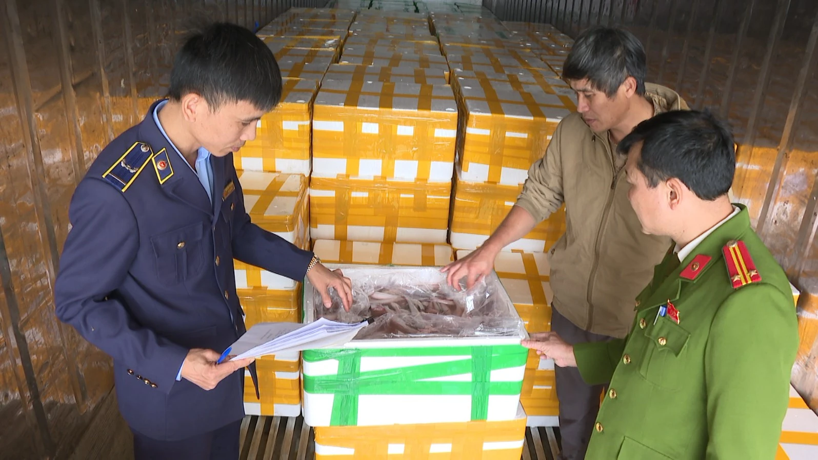 Phát hiện, thu giữ hơn 10 tấn cá khoai sử dụng chất cấm để bảo quản