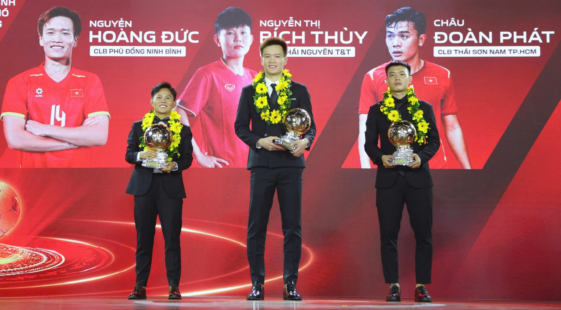 Hoàng Đức giành Quả bóng Vàng; Man Utd thắng nghẹt thở