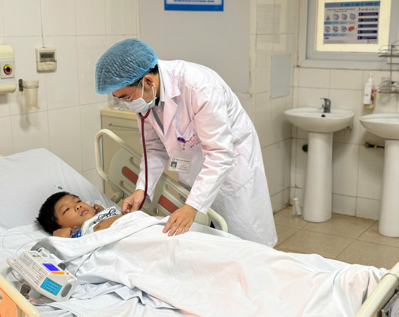 Bệnh viện Nhi Thanh Hóa triển khai thành công kỹ thuật đặt catheter lọc máu trong màng bụng