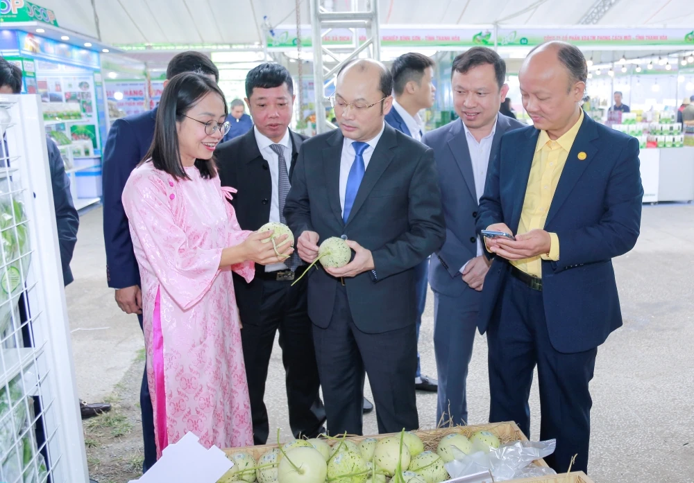 Khai trương trưng bày, giới thiệu sản phẩm nông sản, thực phẩm an toàn tỉnh Thanh Hóa năm 2025