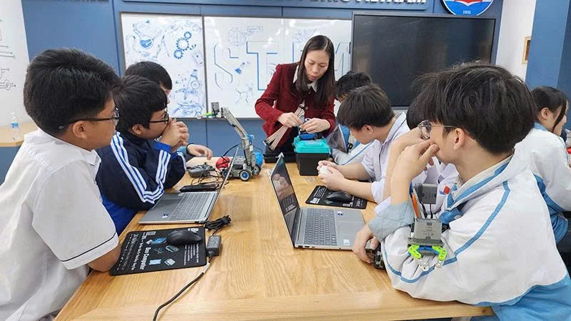 STEM Innovation Petrovietnam: Mở “nguồn năng lượng tri thức” tương lai
