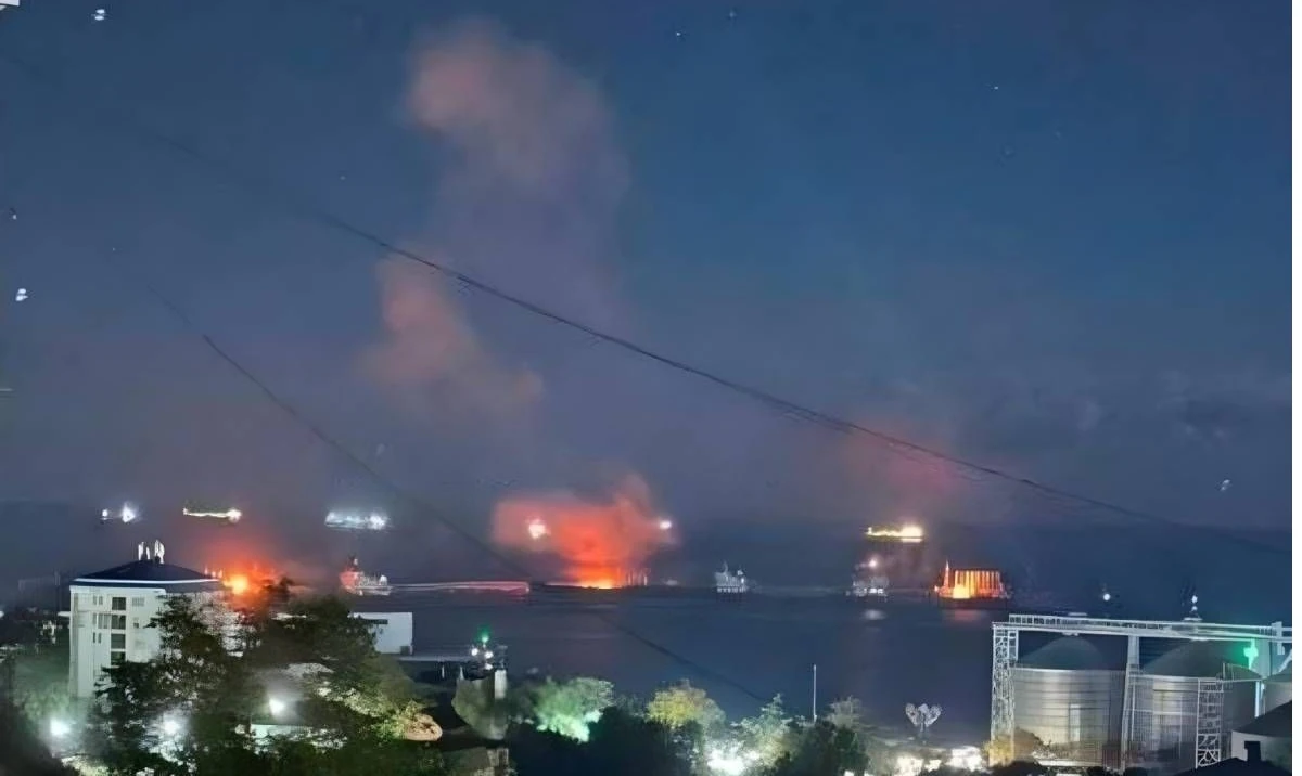 Nga cáo buộc UAV Ukraine tấn công cảng và nhà máy lọc dầu Tuapse