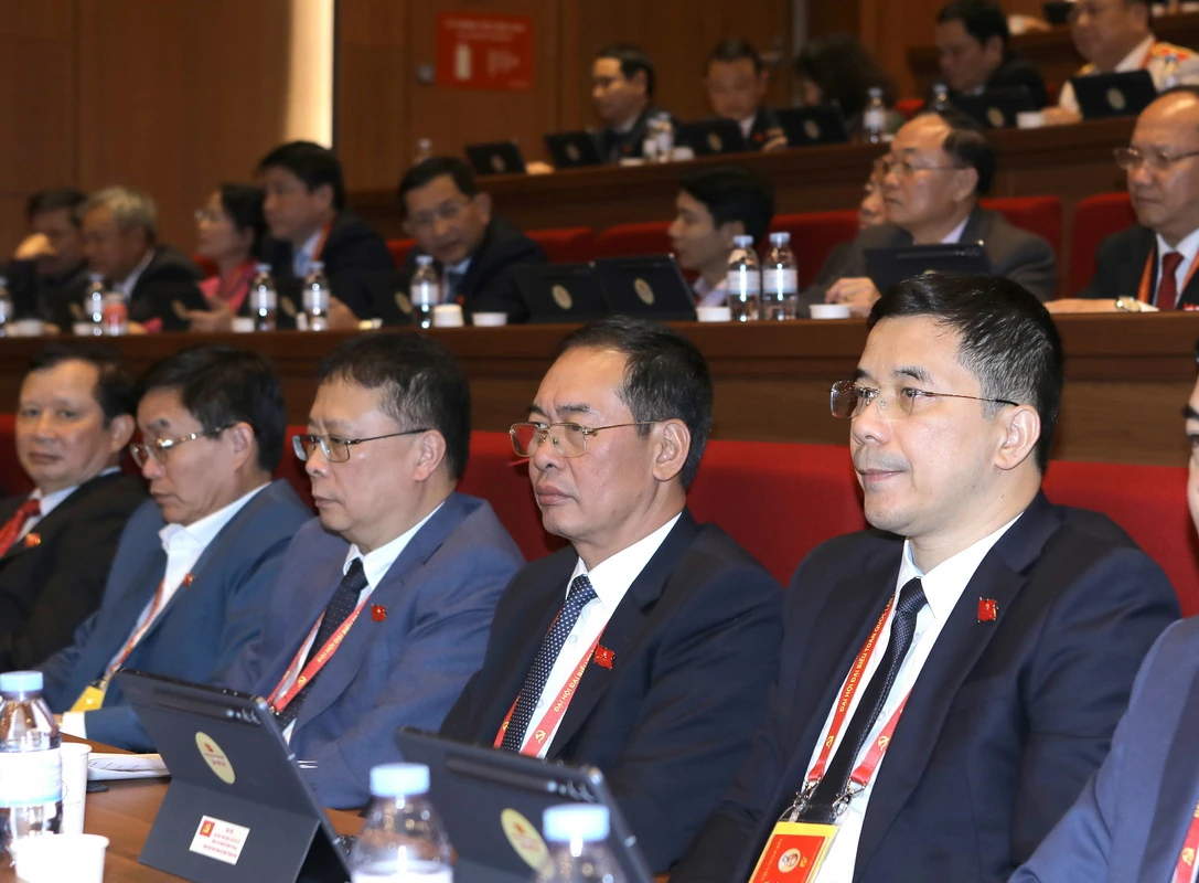 Đại hội XIV của Đảng: Đoàn đại biểu Đảng bộ tỉnh Thanh Hóa dự phiên thảo luận tại hội trường