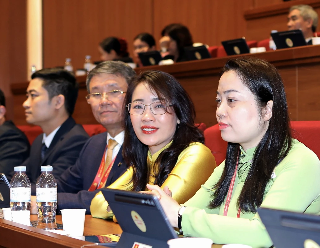 Đại hội XIV của Đảng: Đoàn đại biểu Đảng bộ tỉnh Thanh Hóa dự phiên thảo luận tại hội trường