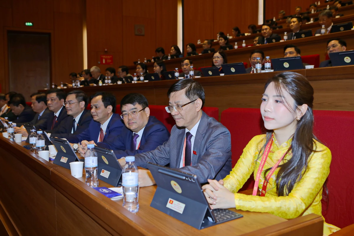 Đại hội XIV của Đảng: Đoàn đại biểu Đảng bộ tỉnh Thanh Hóa dự phiên thảo luận tại hội trường