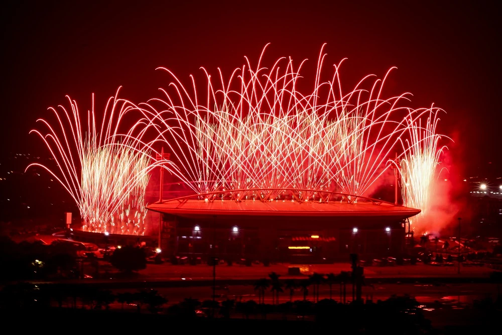 Người dân choáng ngợp trước màn sơ duyệt pháo hoa nghệ thuật tại Mỹ Đình