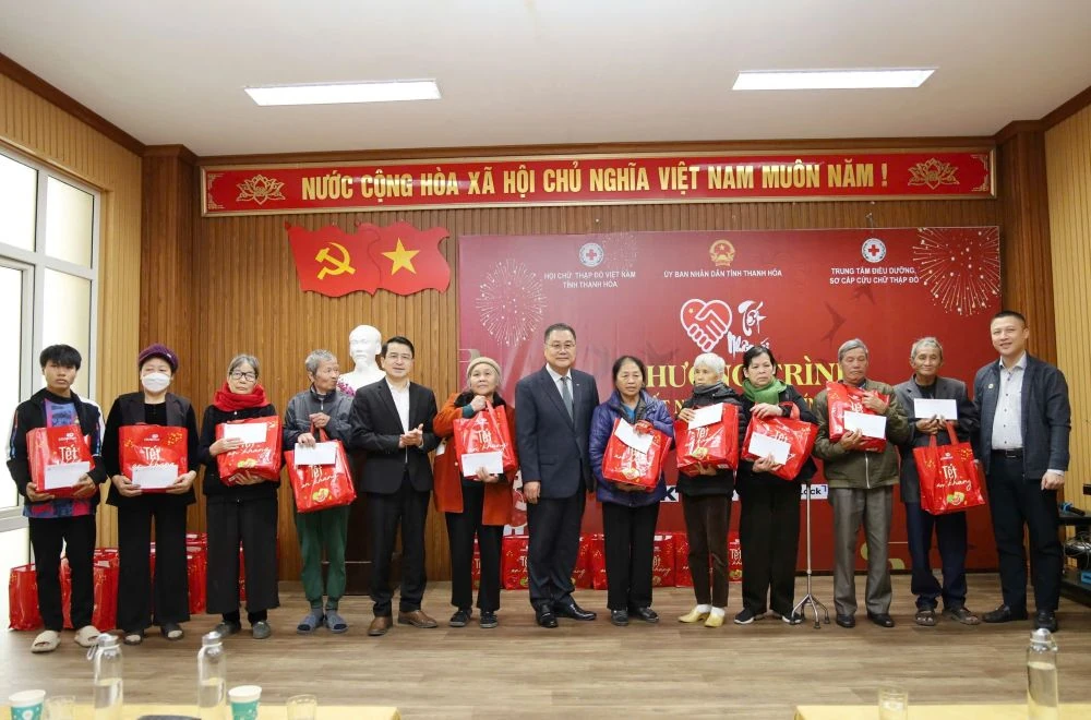 Hội chợ “Tết Nhân ái” Xuân Bính Ngọ hỗ trợ 480 người có hoàn cảnh khó khăn