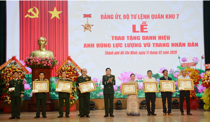 Tặng danh hiệu Anh hùng Lực lượng vũ trang nhân dân cho 7 tướng lĩnh Quân đội