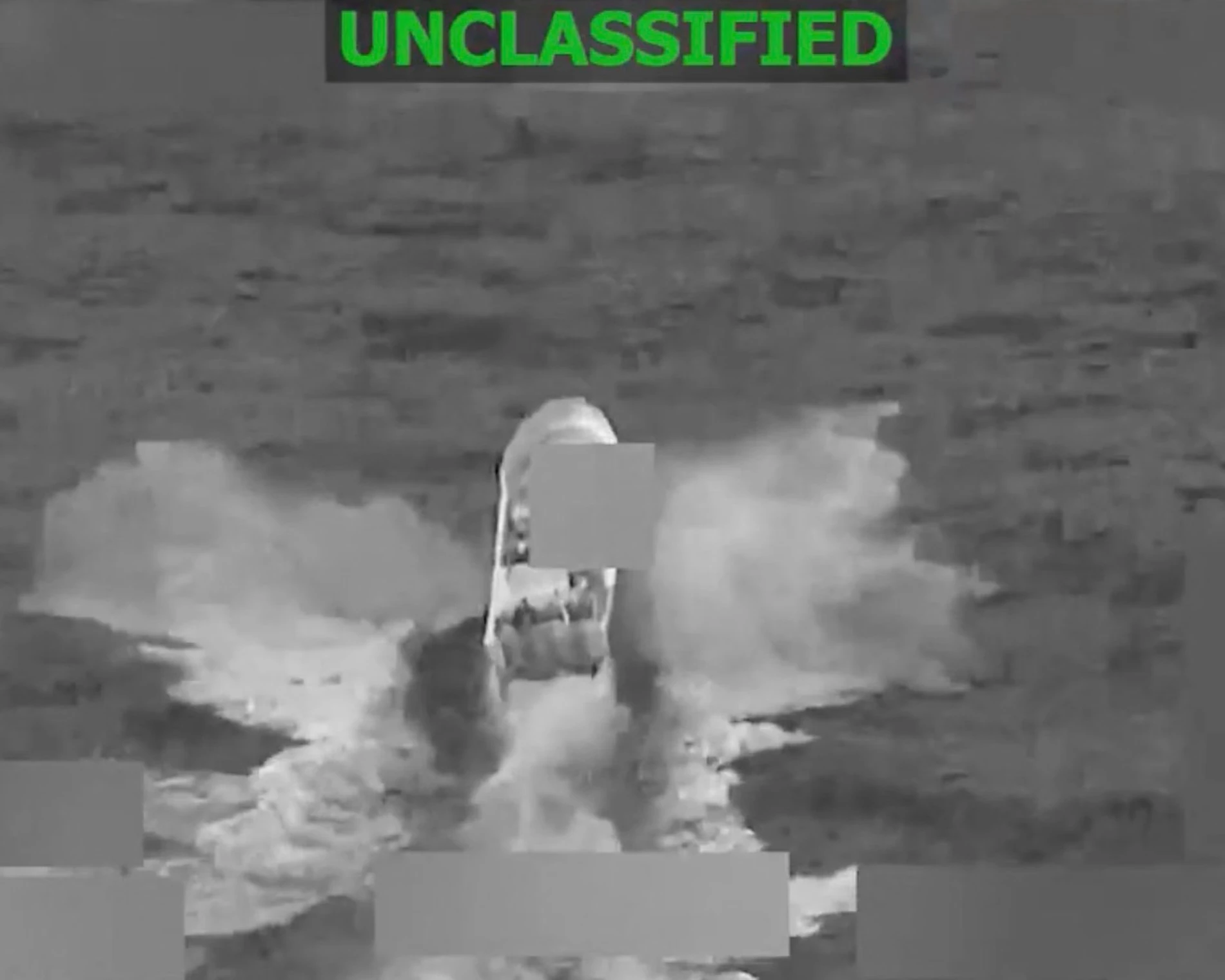 Mỹ tấn công tàu nghi buôn ma túy, chặn giữ tàu chở dầu bị trừng phạt