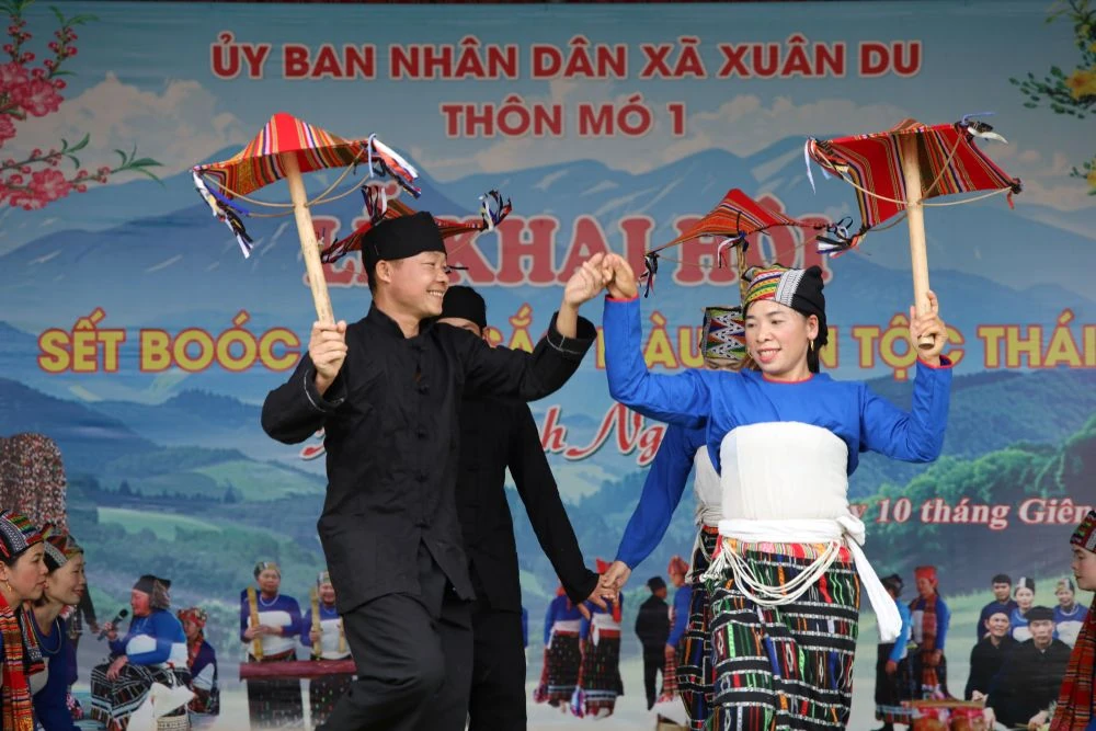 Người dân nô nức trẩy hội Sết Boóc Mạy năm 2026