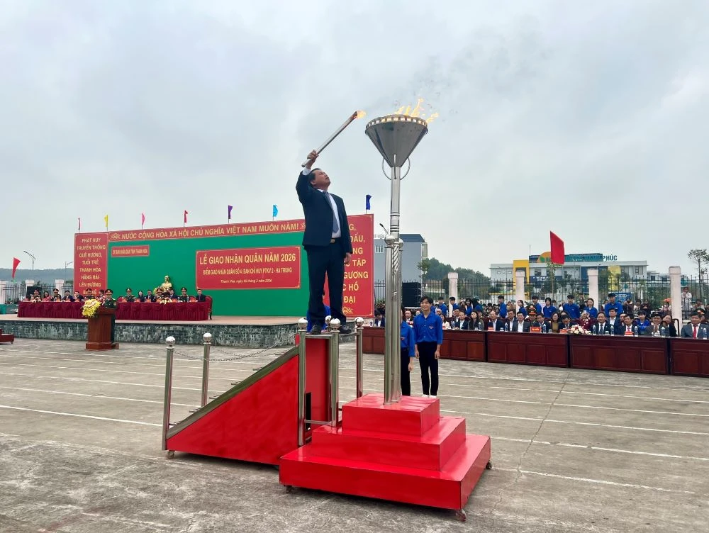 Thanh niên các địa phương hăng hái lên đường nhập ngũ