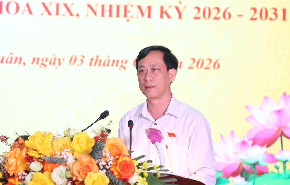 Chủ tịch UBND tỉnh Nguyễn Hoài Anh và các ứng cử viên đại biểu HĐND tỉnh tiếp xúc cử tri đơn vị bầu cử số 12