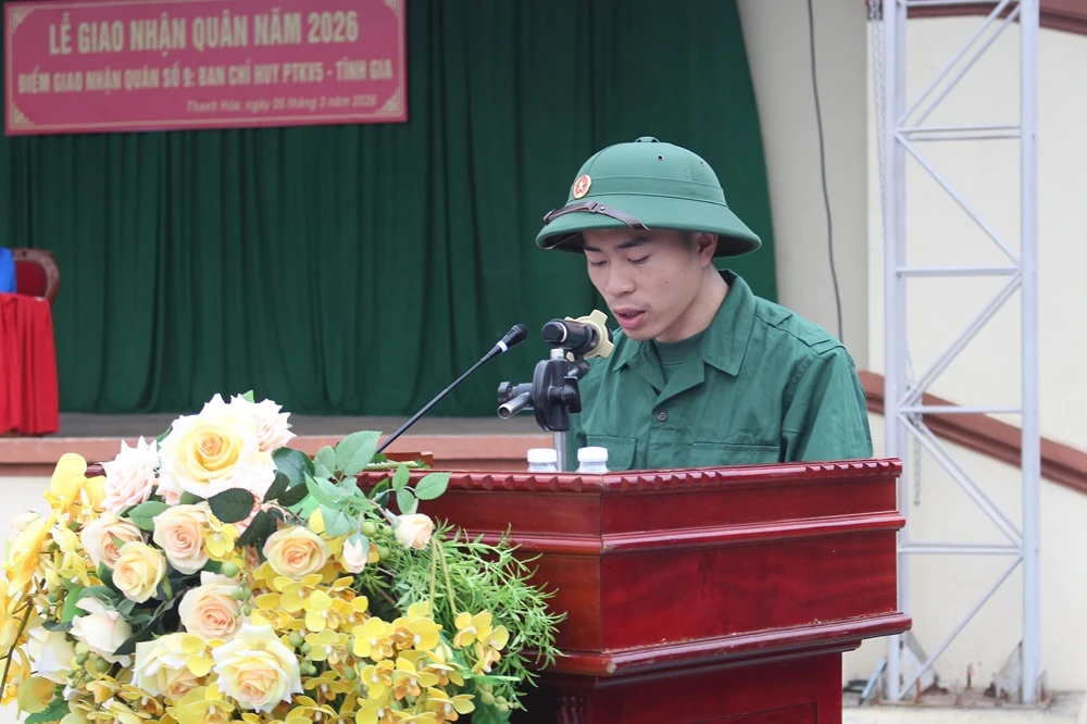 Thanh niên các địa phương hăng hái lên đường nhập ngũ