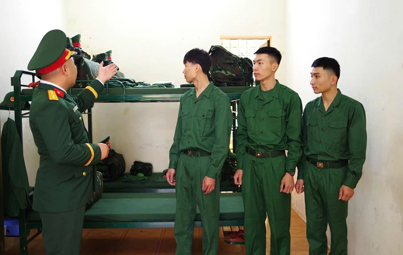 Thanh niên các địa phương hăng hái lên đường nhập ngũ