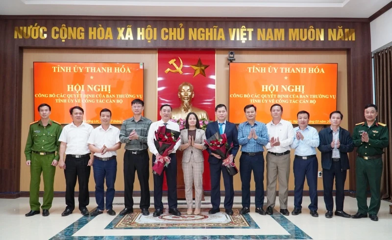 Công bố các Quyết định của Ban Thường vụ Tỉnh ủy về công tác cán bộ