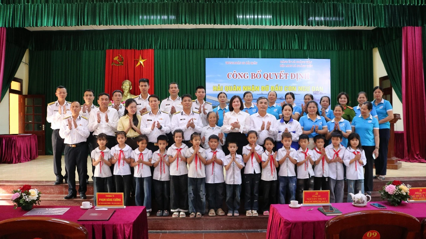 Trung đoàn 151, Vùng 1 Hải quân nhận đỡ đầu con ngư dân có hoàn cảnh khó khăn