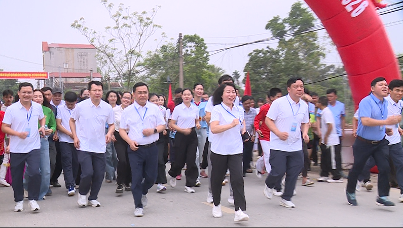 Khai mạc Đại hội Thể dục thể thao phường Đông Tiến