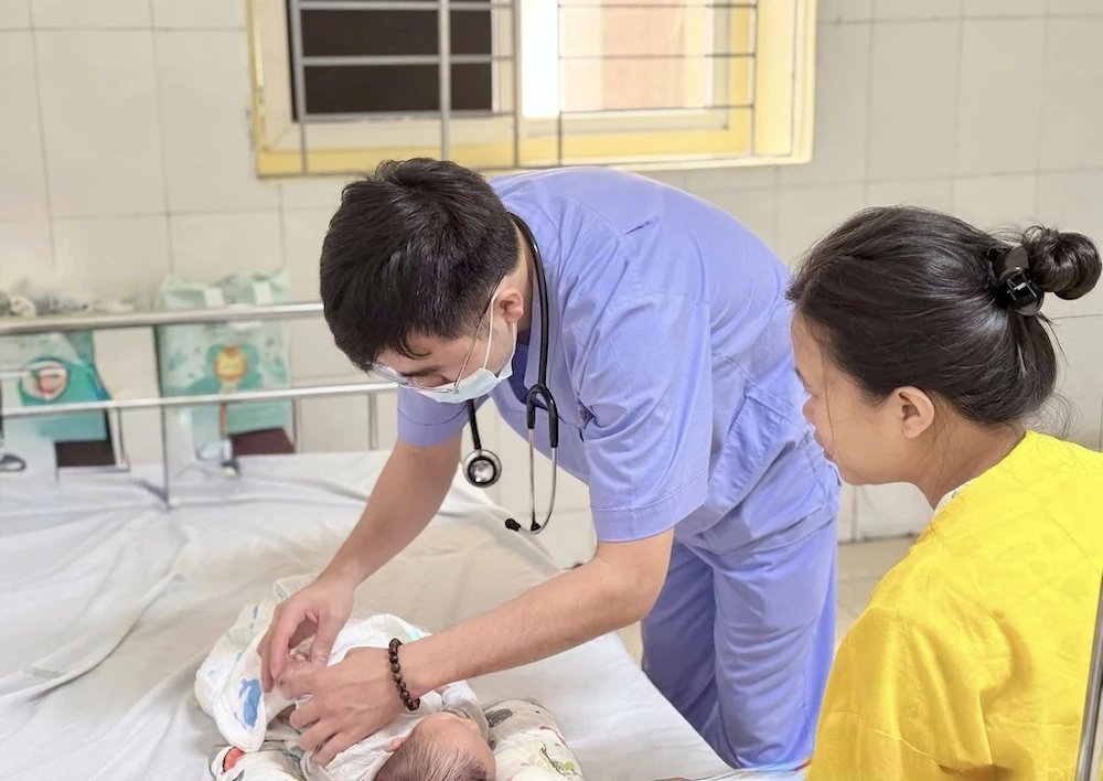 Điều trị thành công ca ngạt sơ sinh nặng bằng kiểm soát nhiệt độ theo mục tiêu