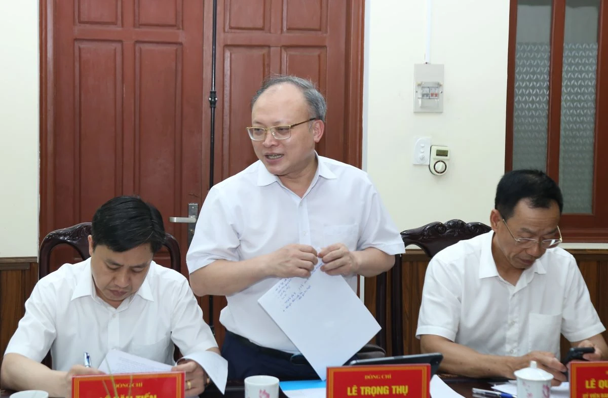 Chủ tịch UBND tỉnh Nguyễn Hoài Anh làm việc với Sở Tư pháp