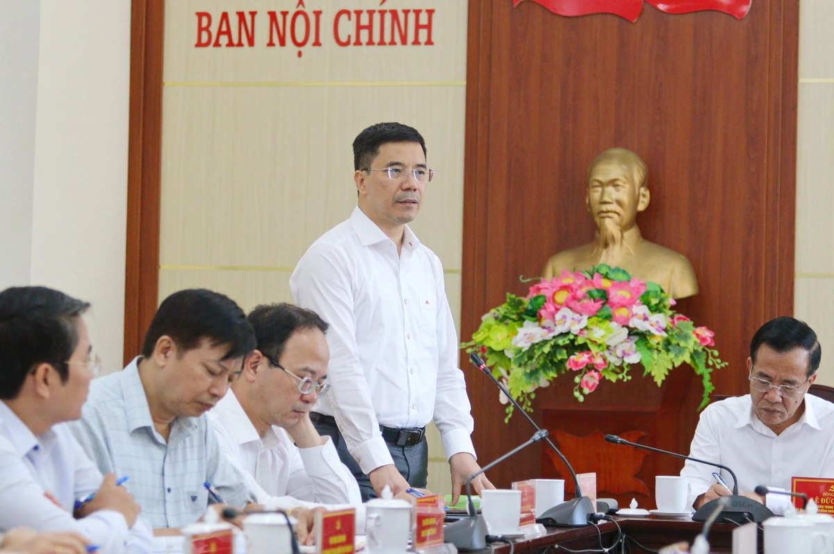 Chuyển mạnh tư duy từ “chống” sang “phòng là chính”, nhằm hạn chế thấp nhất các sai phạm, tiêu cực