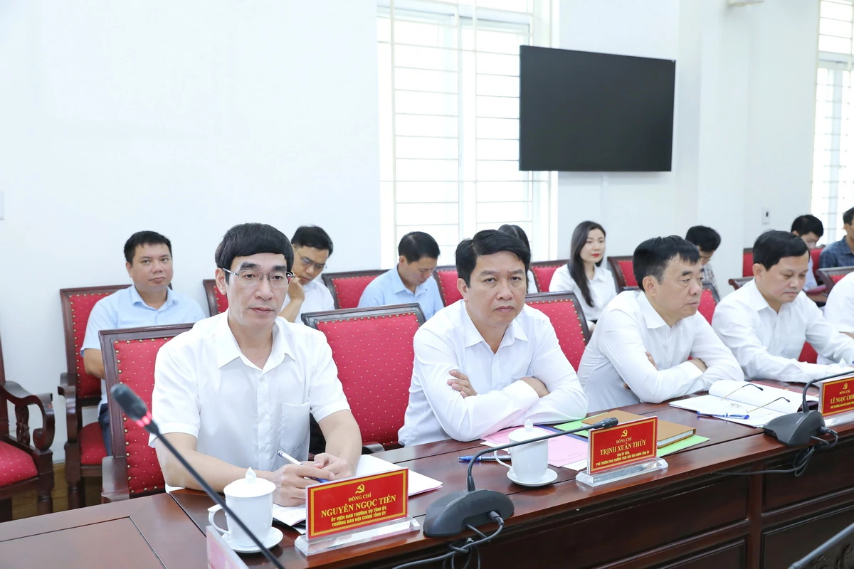 Chuyển mạnh tư duy từ “chống” sang “phòng là chính”, nhằm hạn chế thấp nhất các sai phạm, tiêu cực