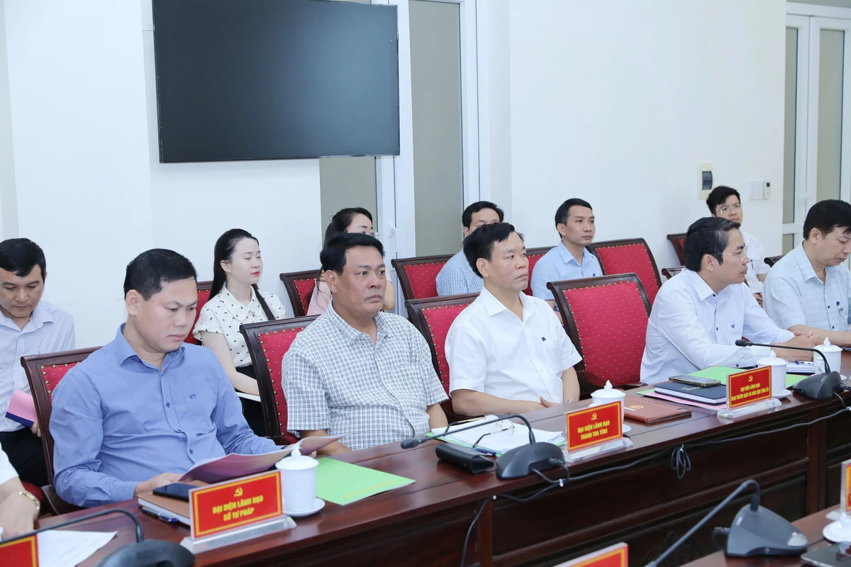 Chuyển mạnh tư duy từ “chống” sang “phòng là chính”, nhằm hạn chế thấp nhất các sai phạm, tiêu cực