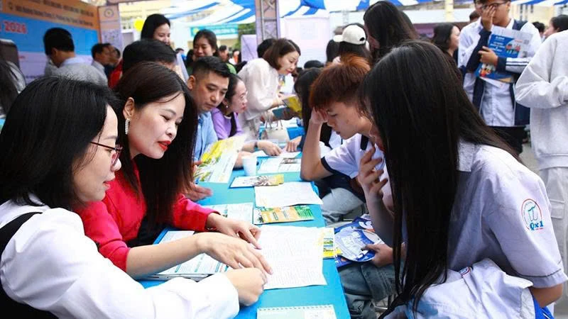 Chọn ngành nghề theo số đông hay theo năng lực bản thân?
